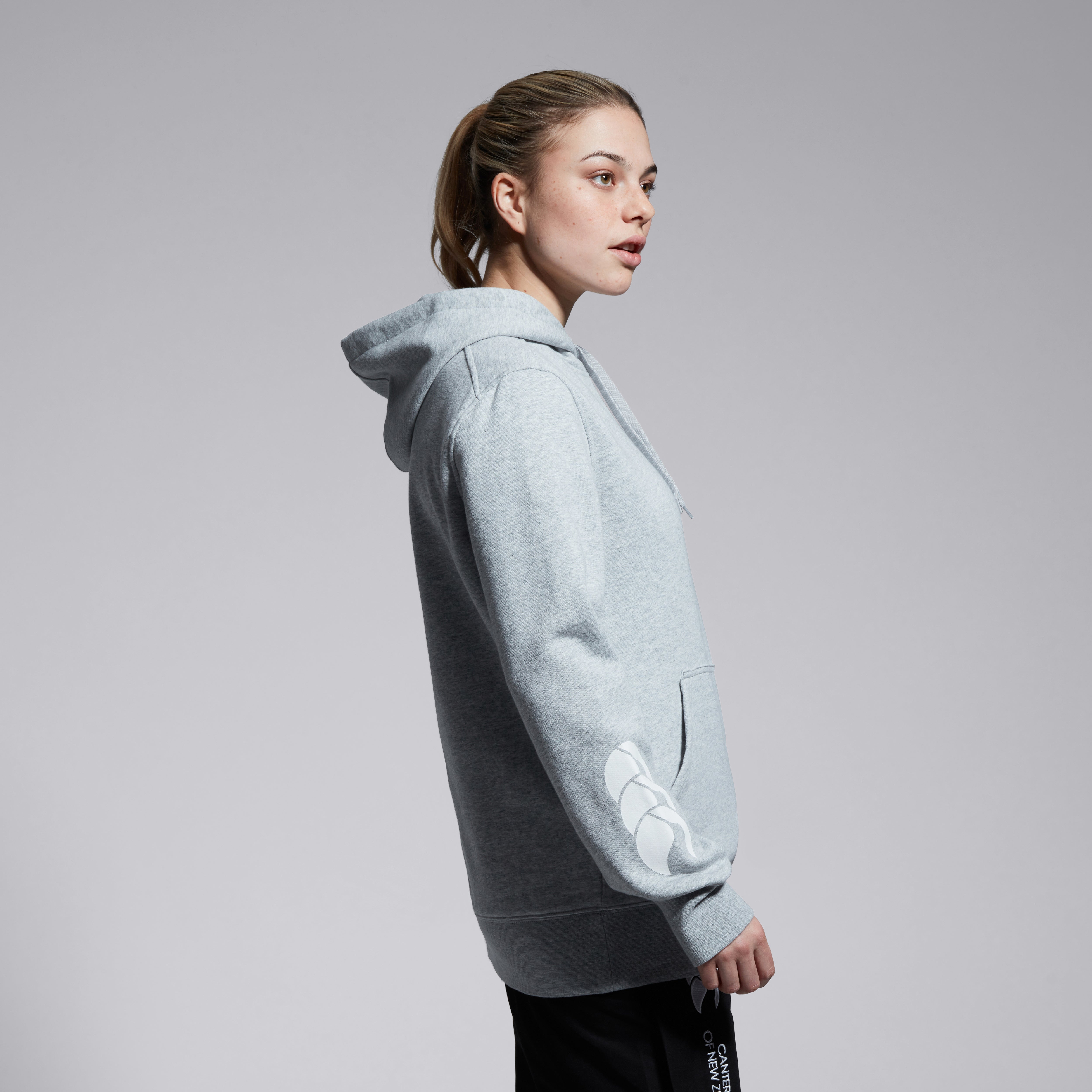 sudadera-con-capucha-canterbury-club-hoody-para-mujer-gris image 3
