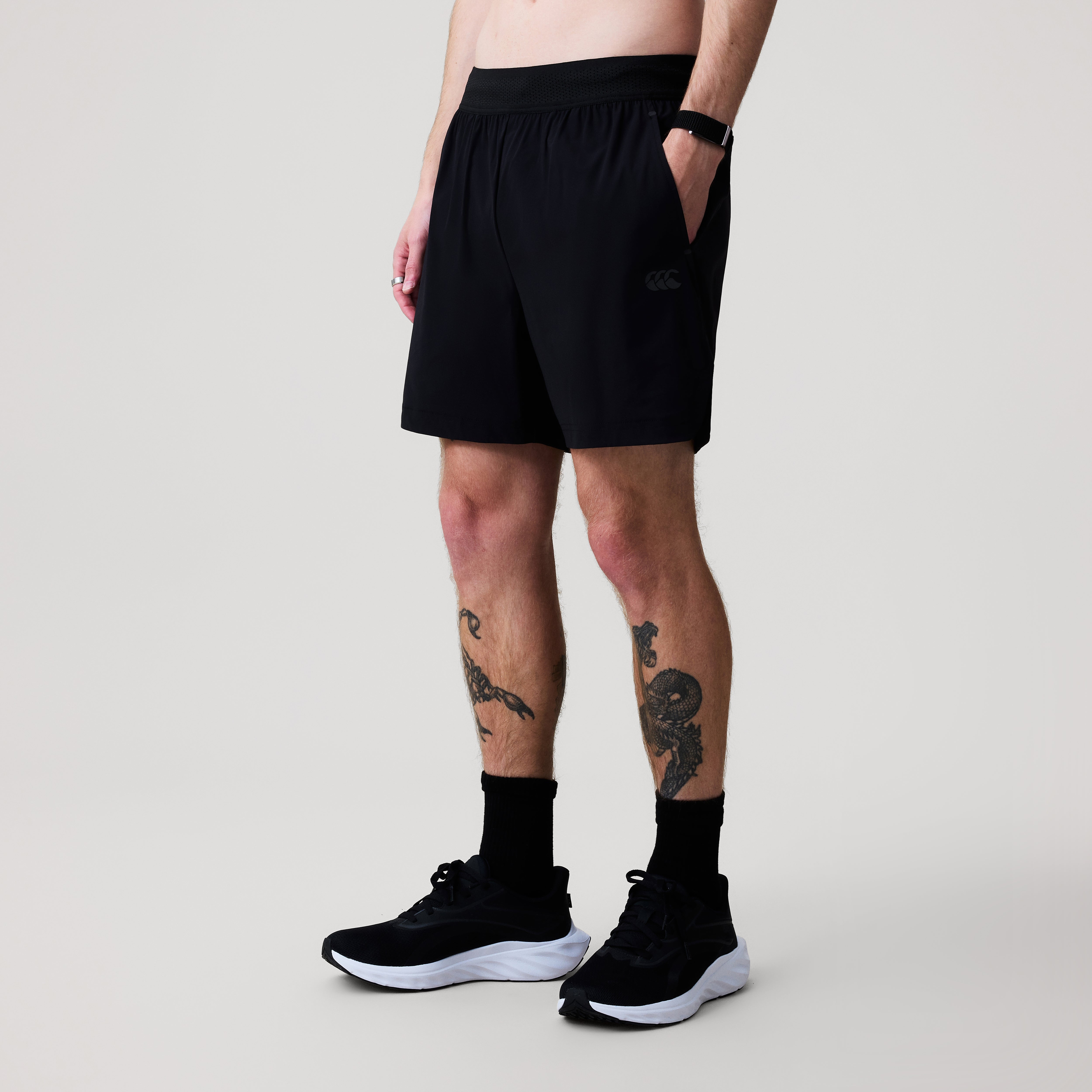 canterbury-everest-2-en-1-shorts-de-entrenamiento-negro-para-hombre image 4