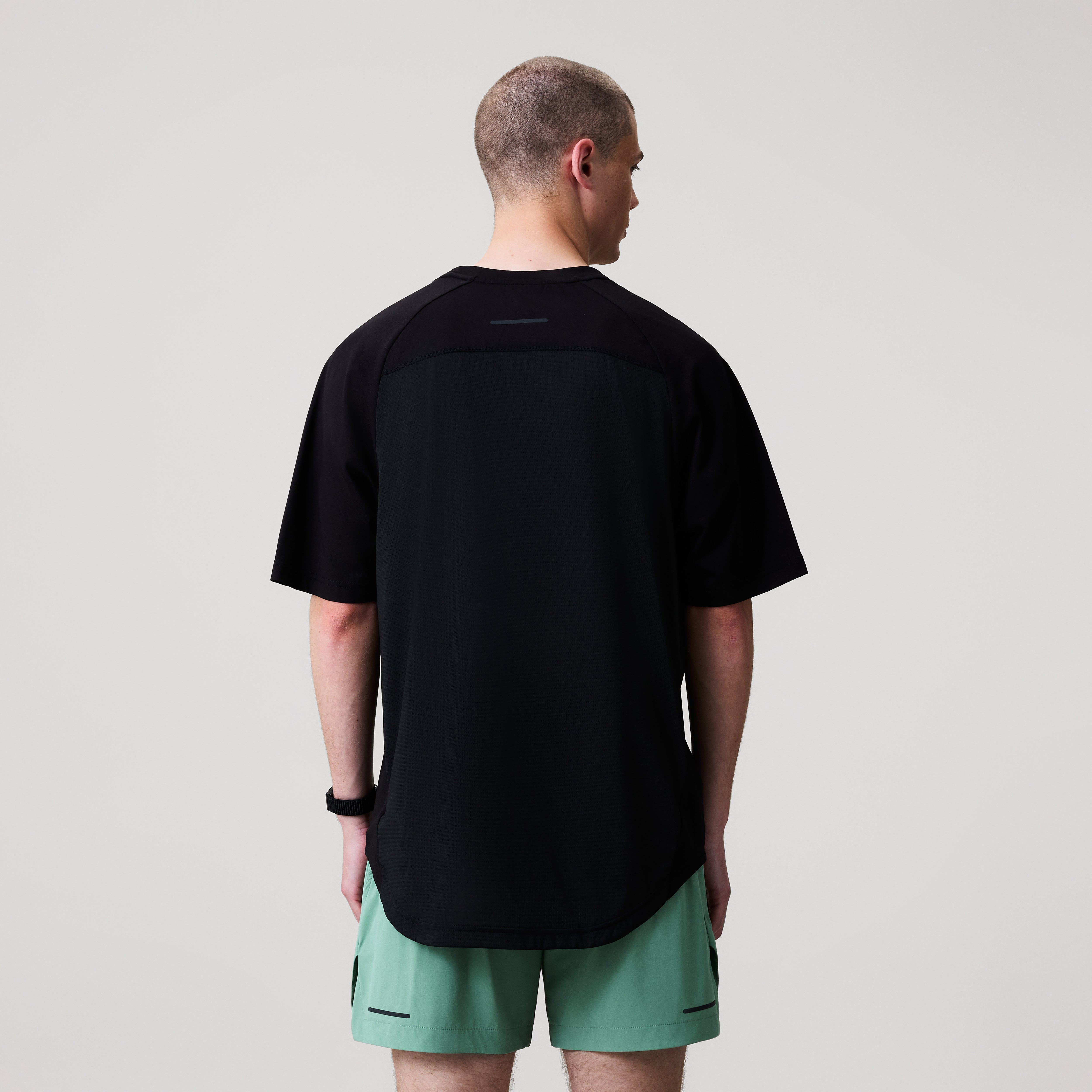 camiseta-t-cnica-canterbury-everest-dart-para-hombre-negra-transpirable-y-secado image 4