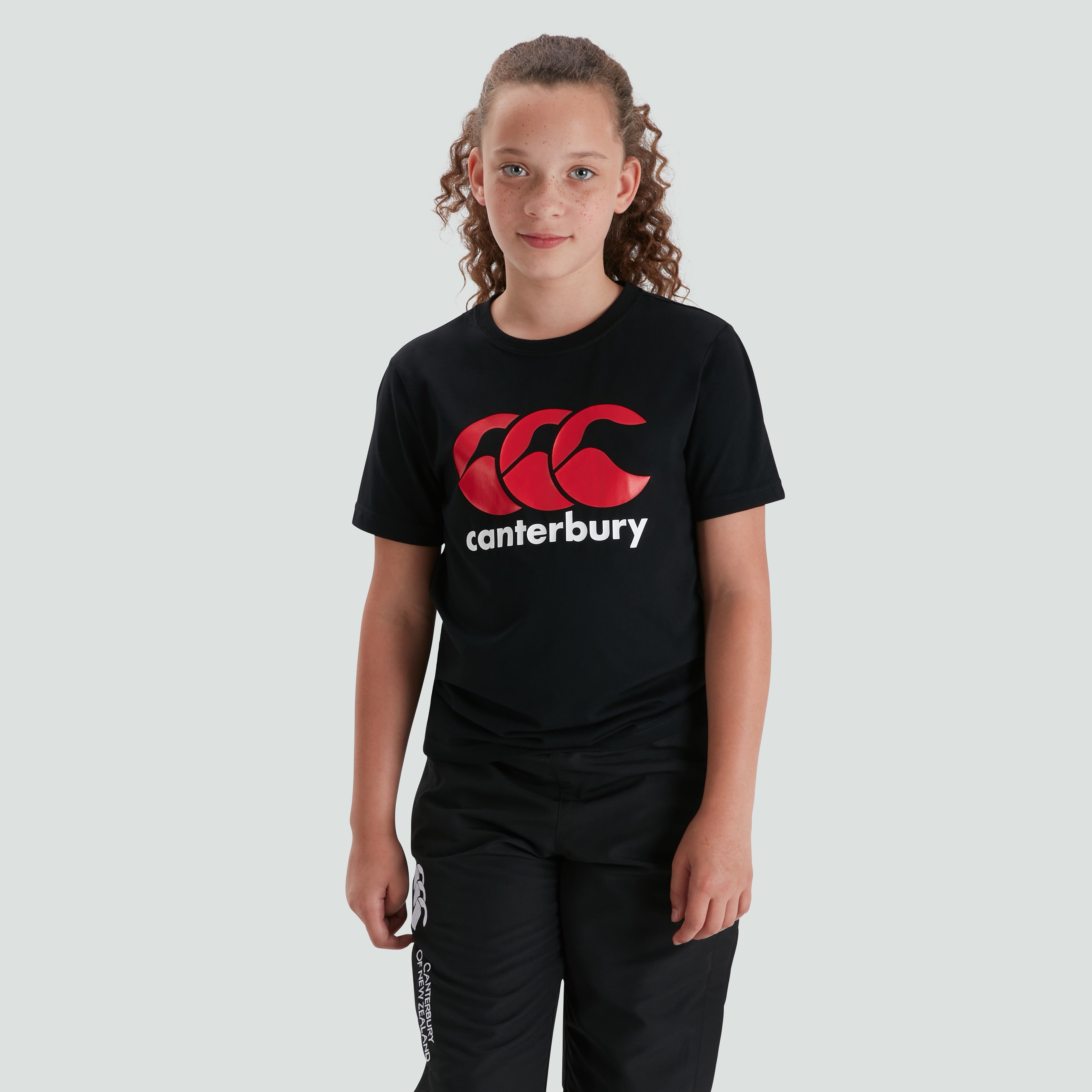 camiseta-canterbury-ccc-logo-tee-negra-para-junior-unisex image 2