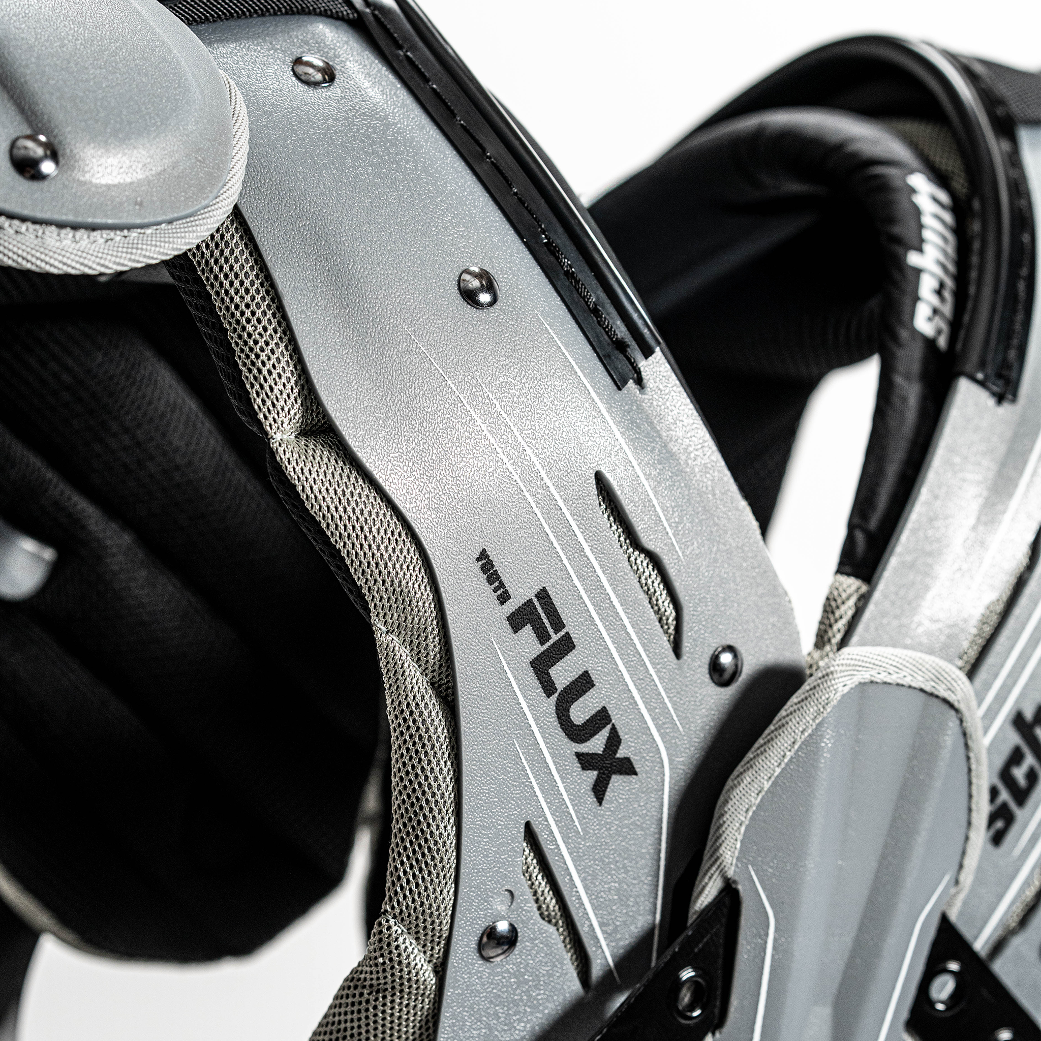 schutt-youth-flux-shoulder-pads image 3
