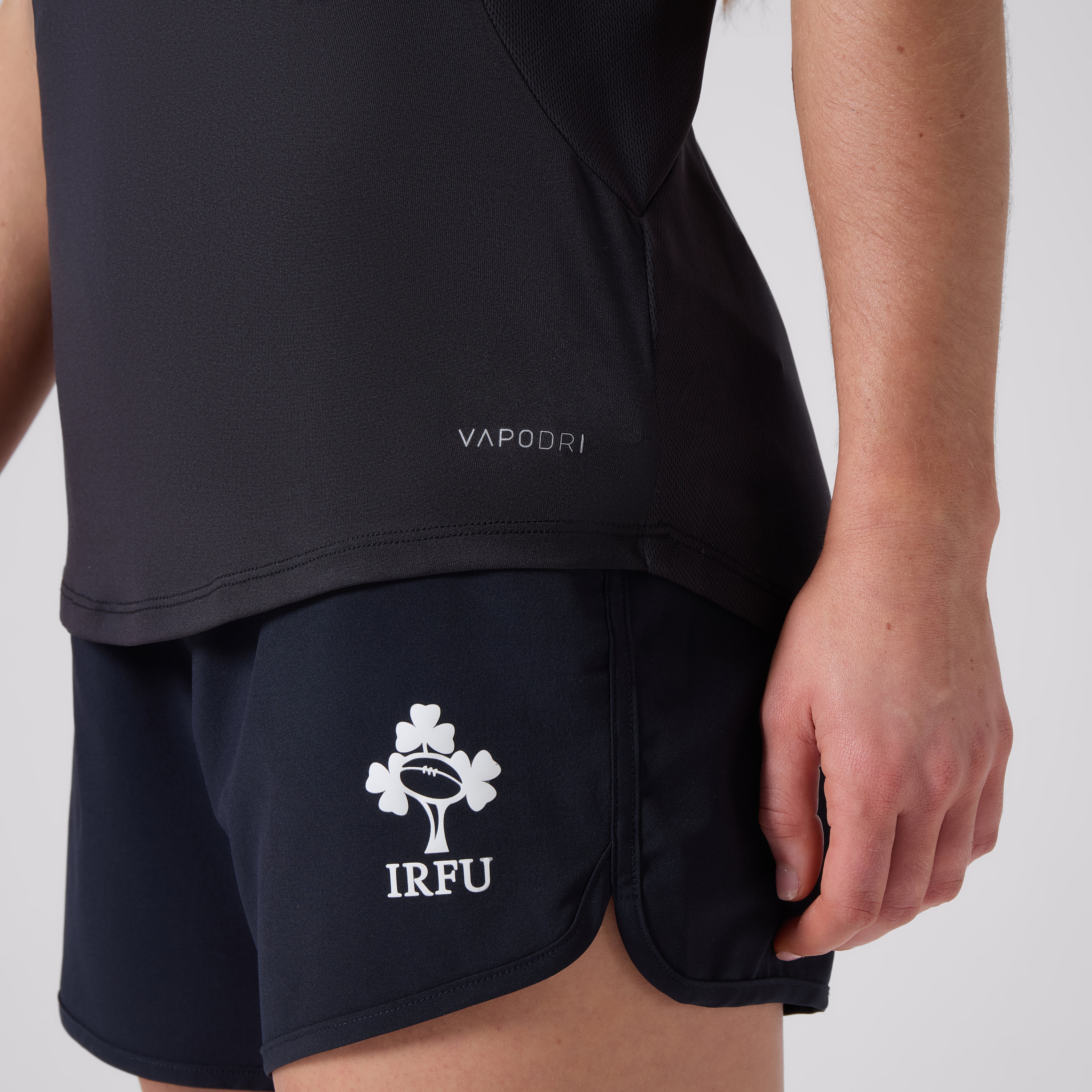 camiseta-de-entrenamiento-s-per-ligera-canterbury-irlanda-negra-para-mujer image 6
