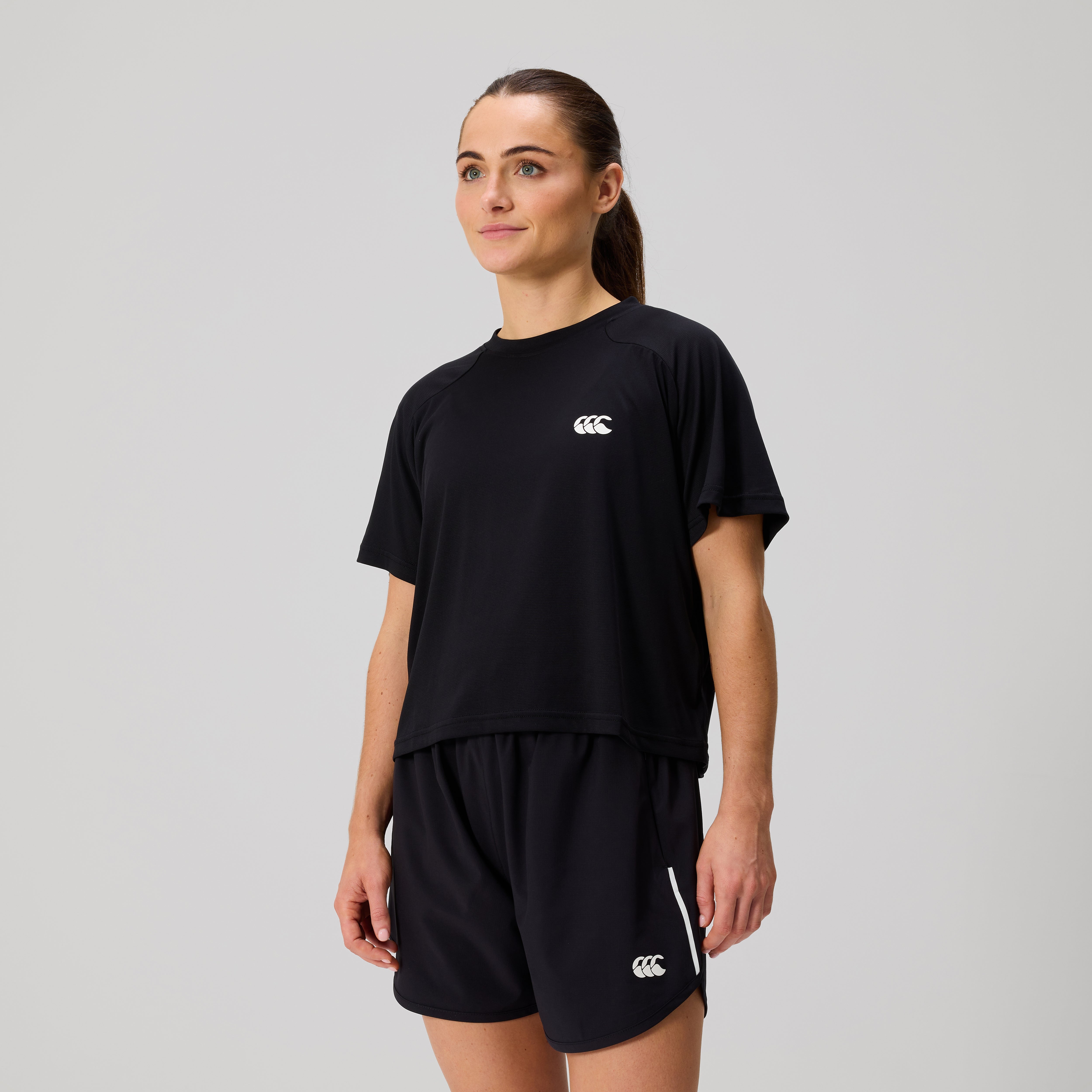 canterbury-womens-tempo-t-shirt-black-camiseta-deportiva-de-corte-cropped image 3