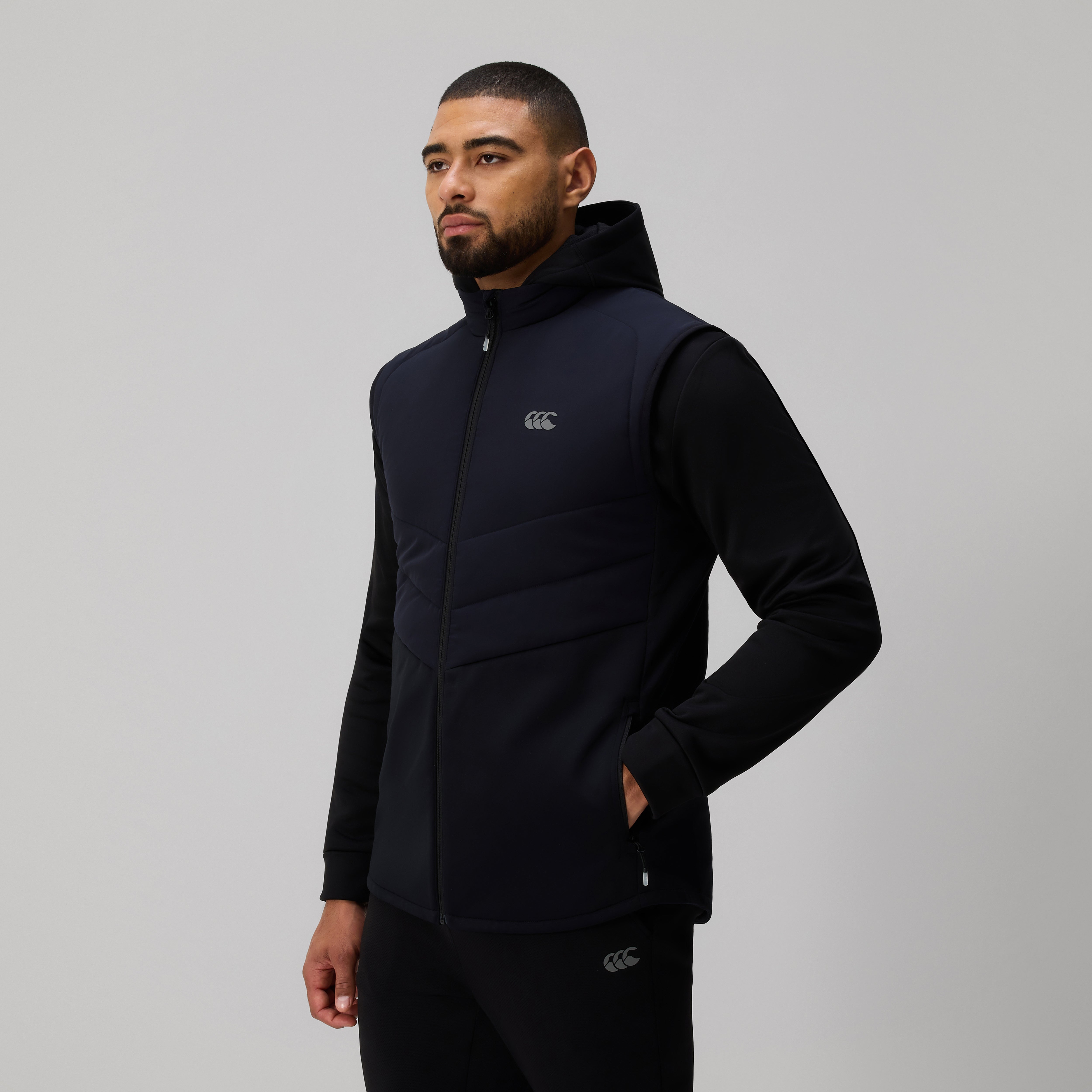 canterbury-tempo-gilet-hombre-negro-chaleco-deportivo image 4