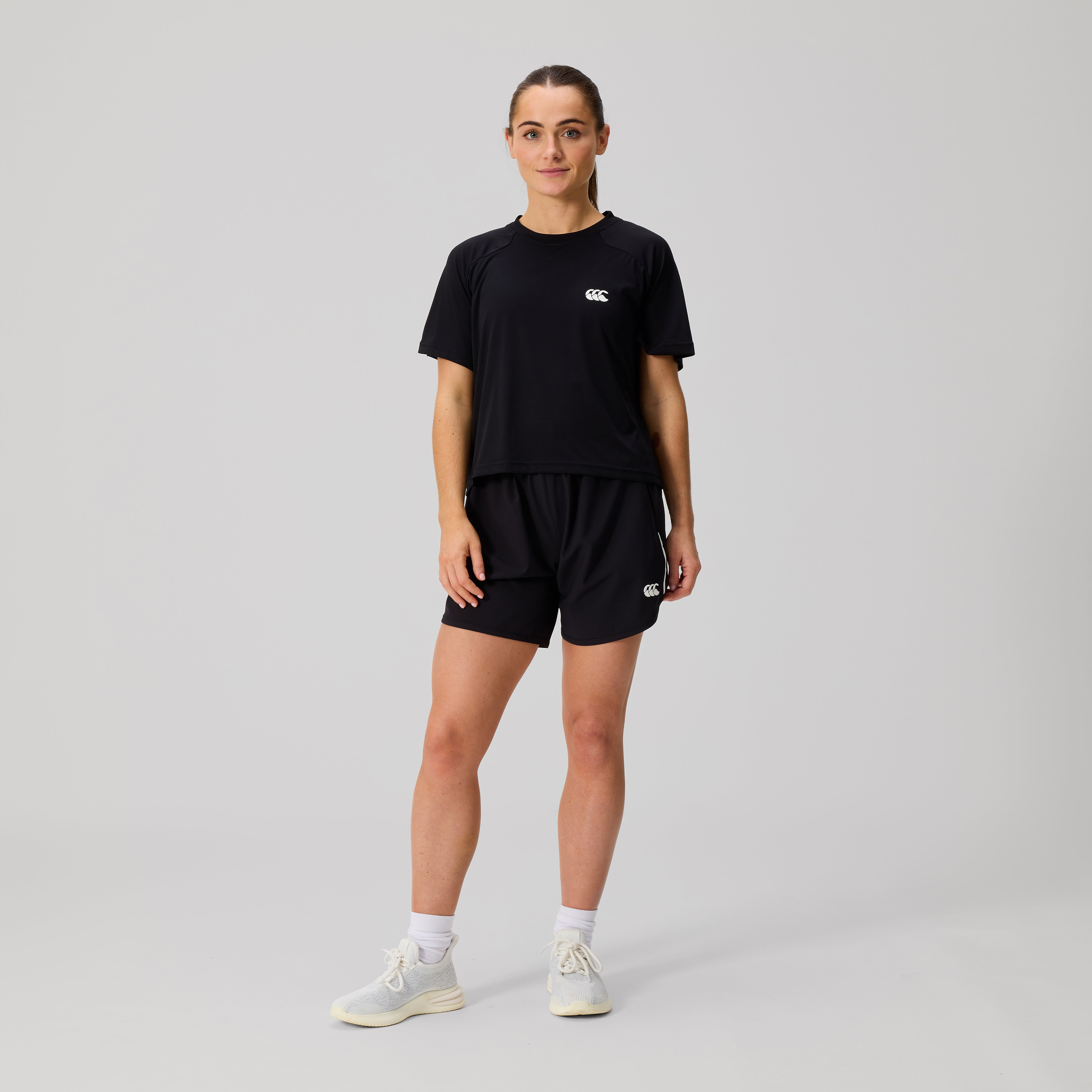 canterbury-womens-tempo-t-shirt-black-camiseta-deportiva-de-corte-cropped image 2