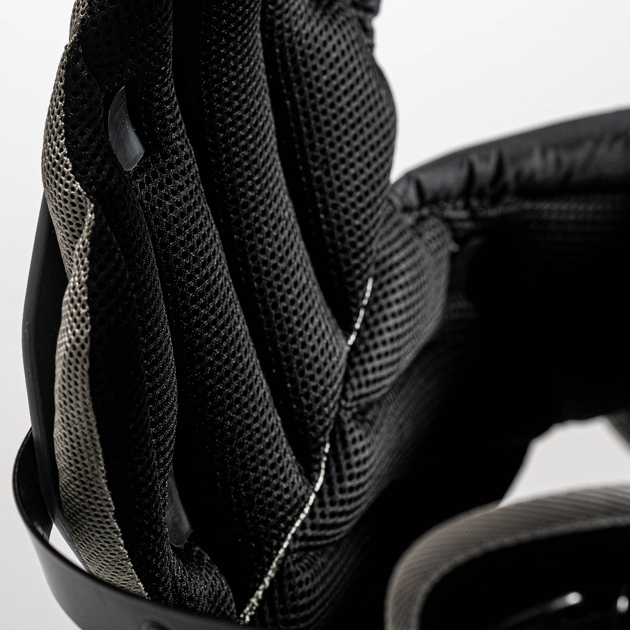 schutt-youth-flux-shoulder-pads image 4