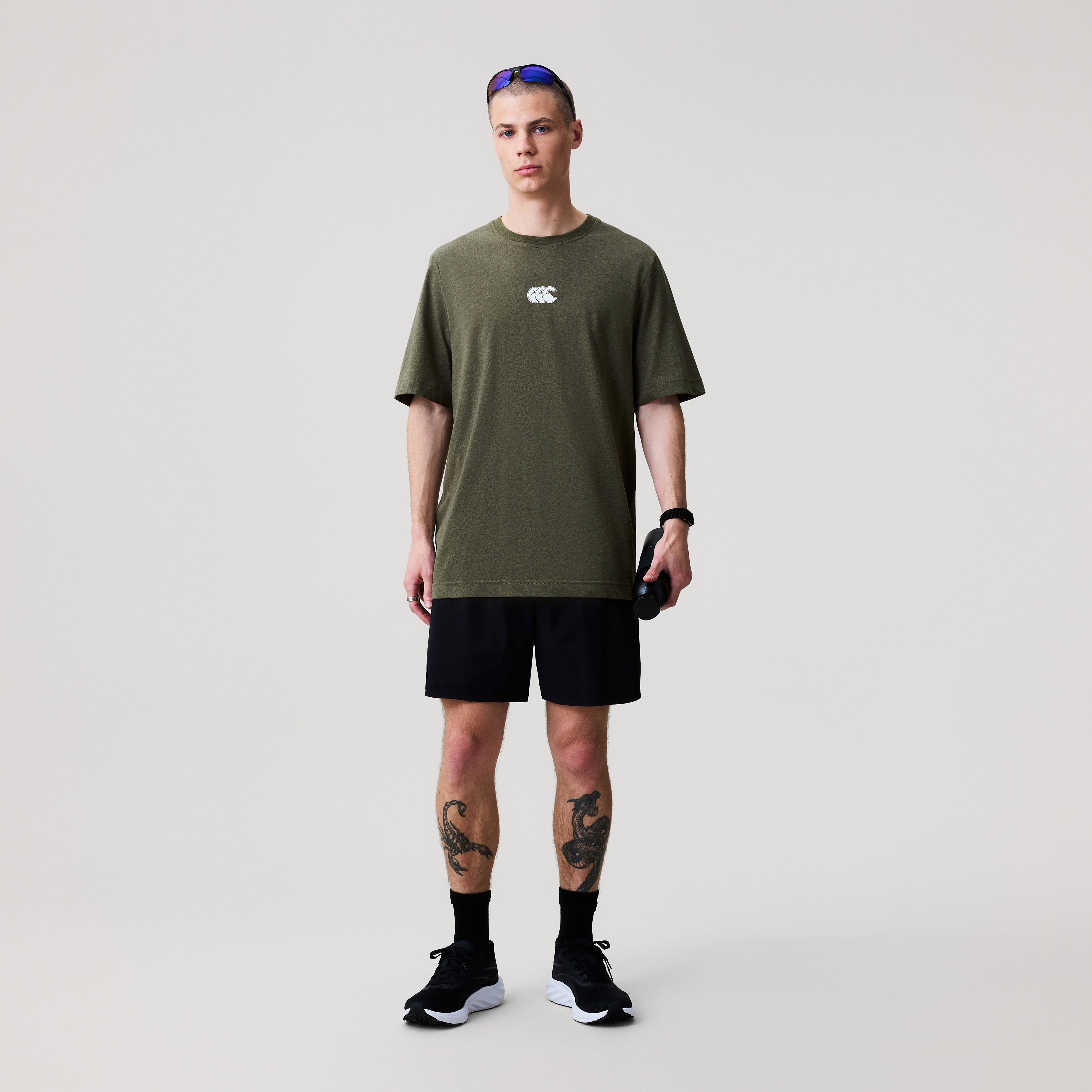 canterbury-everest-2-en-1-shorts-de-entrenamiento-negro-para-hombre image 2