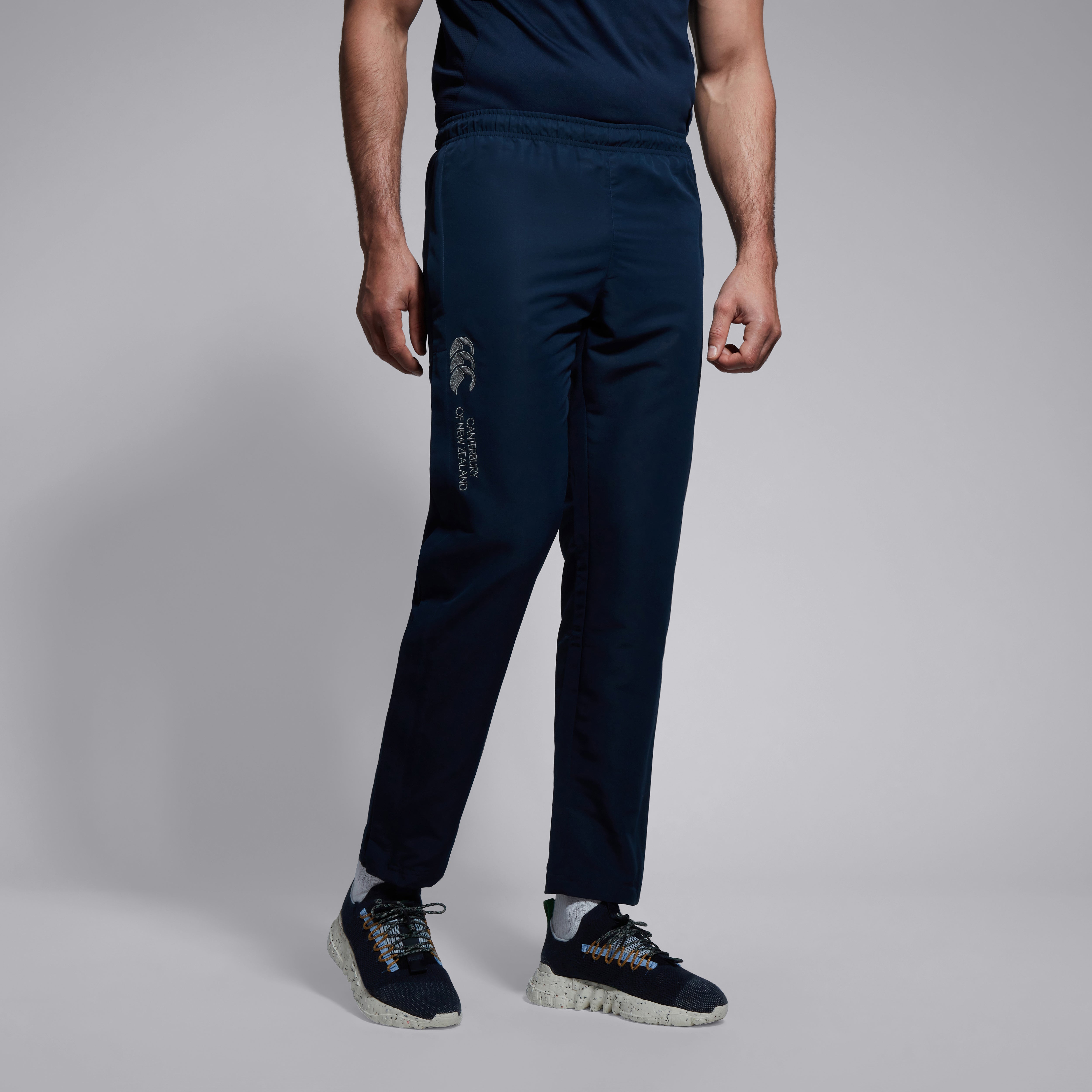 canterbury-tapered-open-hem-stadium-pant-azul-marino-hombre image 2