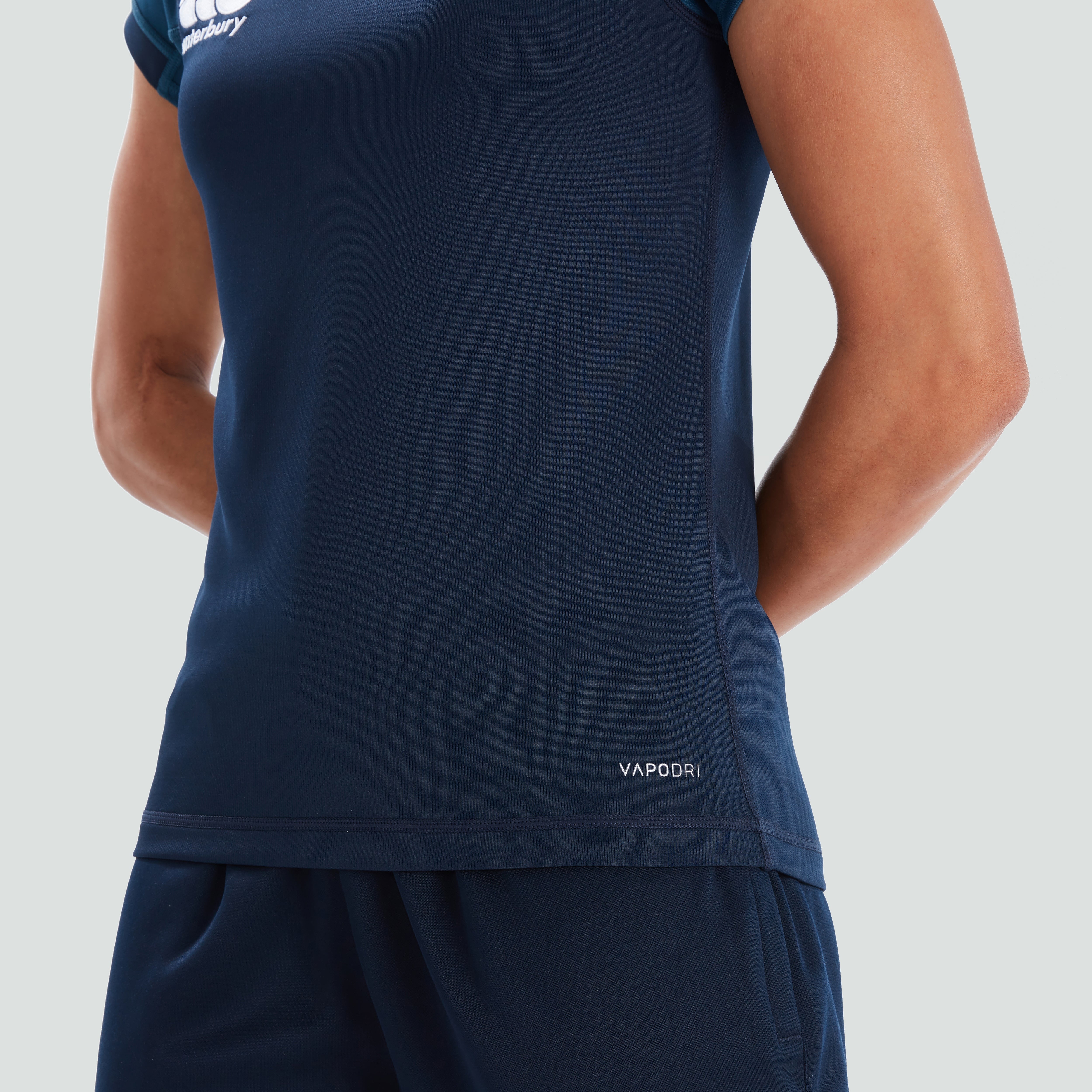 camiseta-de-rugby-canterbury-vapodri-evader-azul-marino-para-mujer image 5