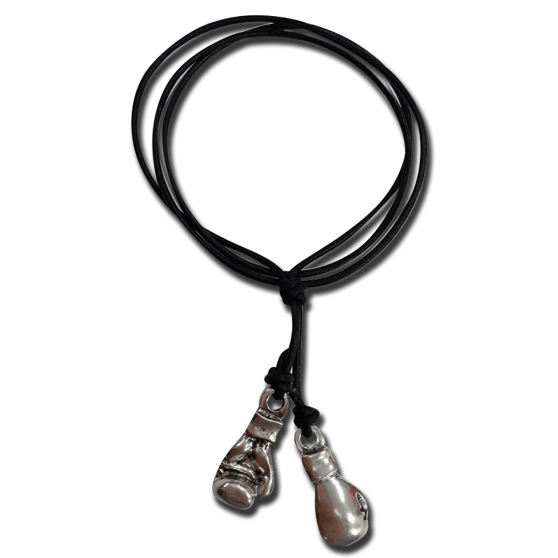 charlie-boxing-colgante-vintage-de-metal-y-piel image 1