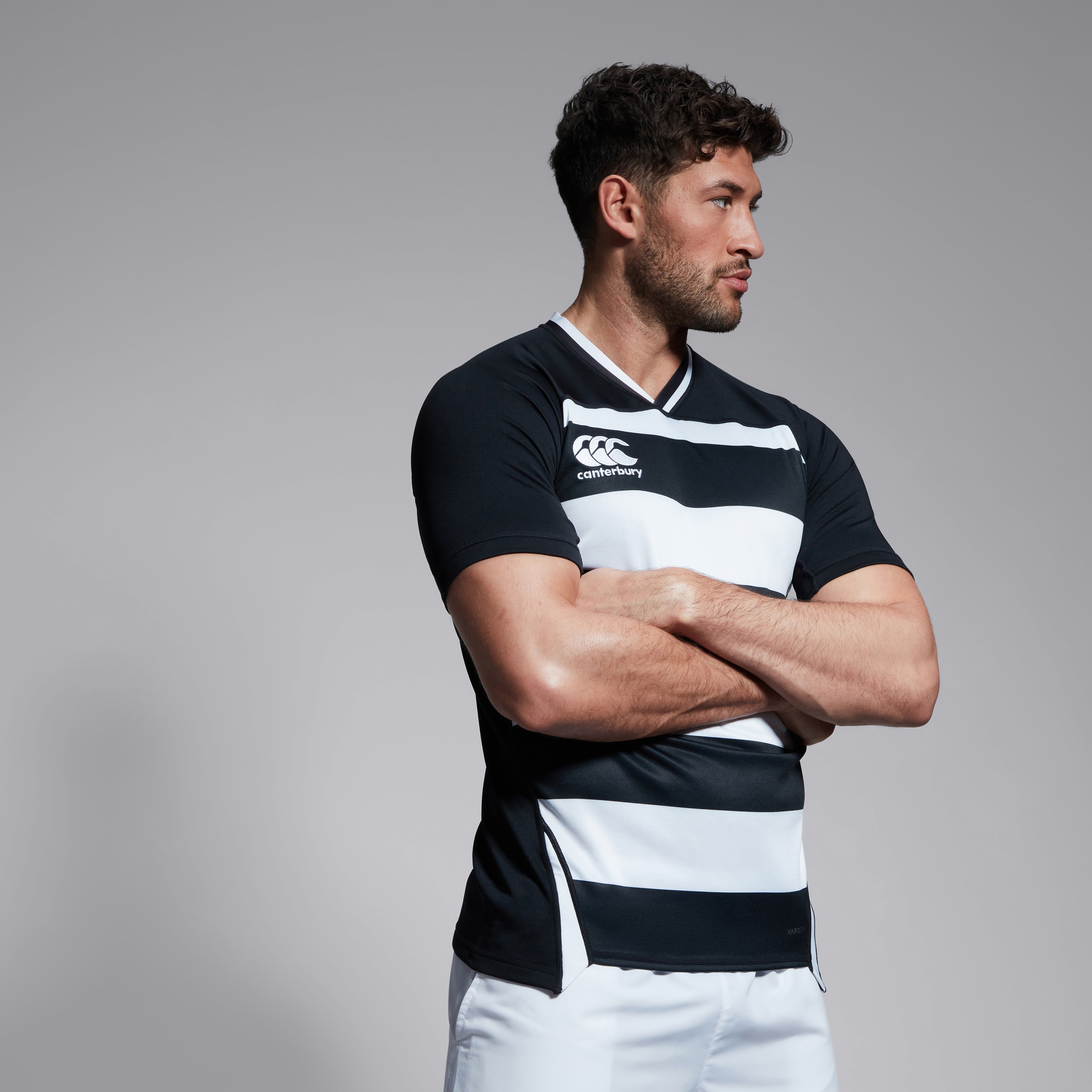 canterbury-camiseta-de-rugby-vapodri-evader-hooped-para-hombre-negra image 3