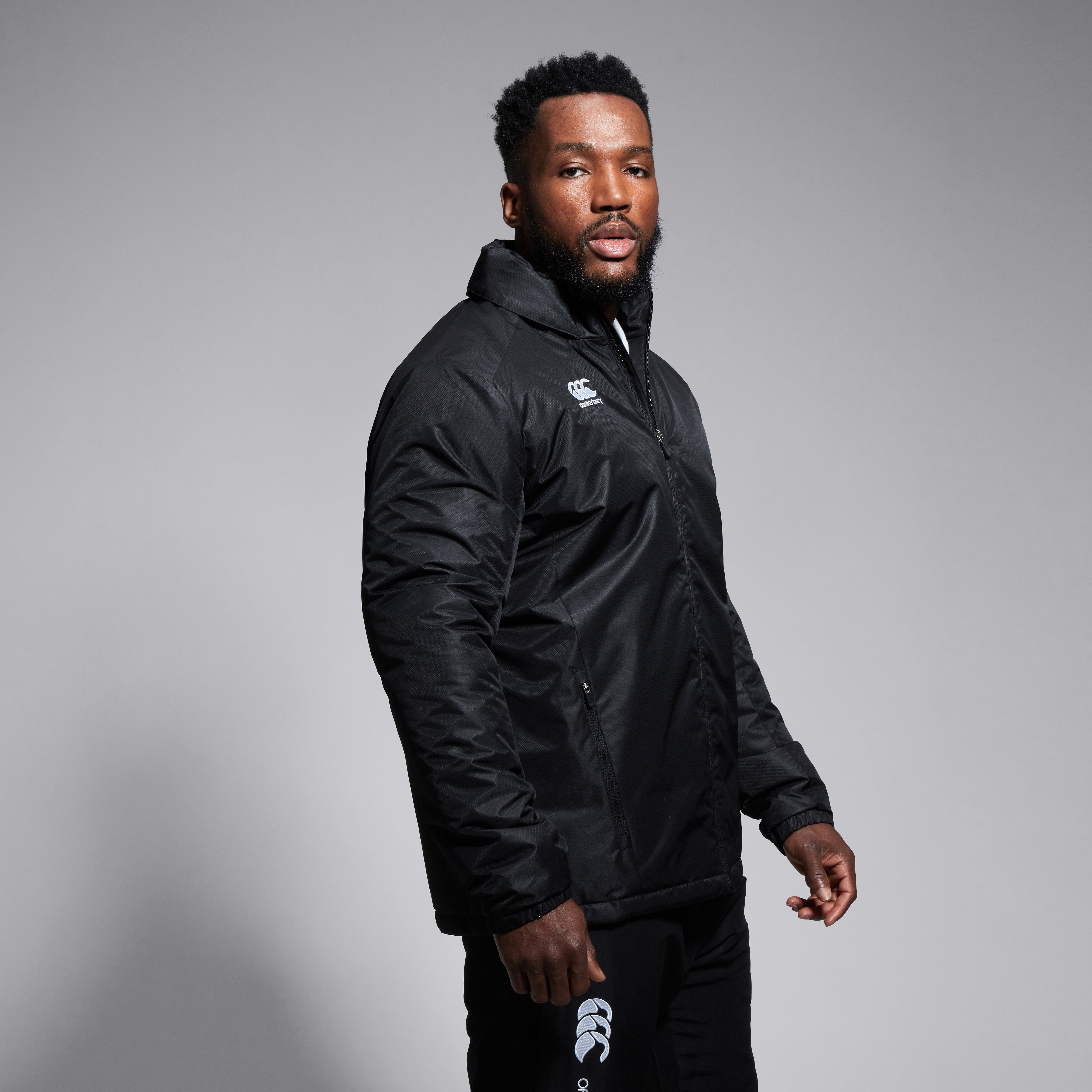 canterbury-club-vaposhield-stadium-jacket-hombre-negro-chaqueta-acolchada-e-impe image 3