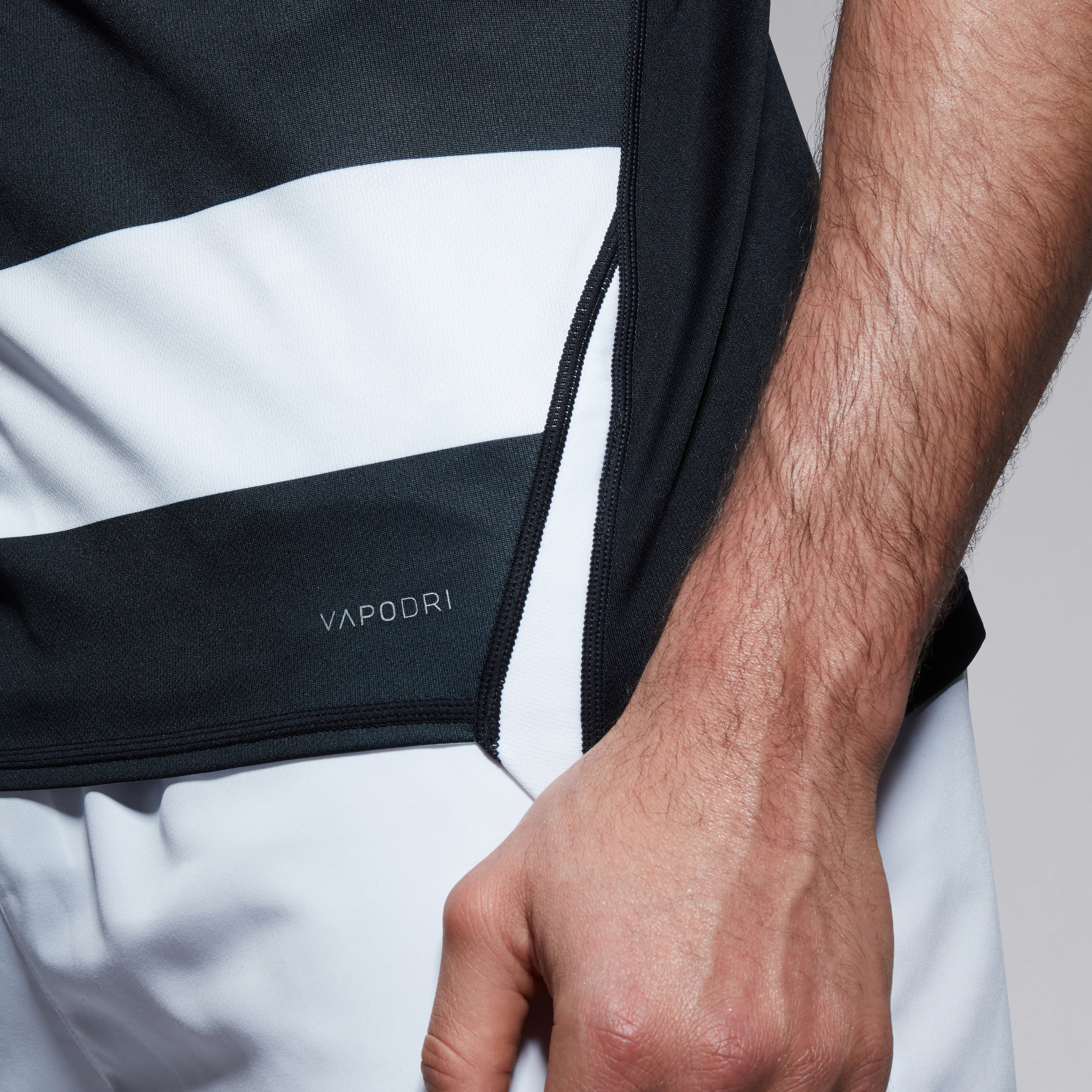 canterbury-camiseta-de-rugby-vapodri-evader-hooped-para-hombre-negra image 6