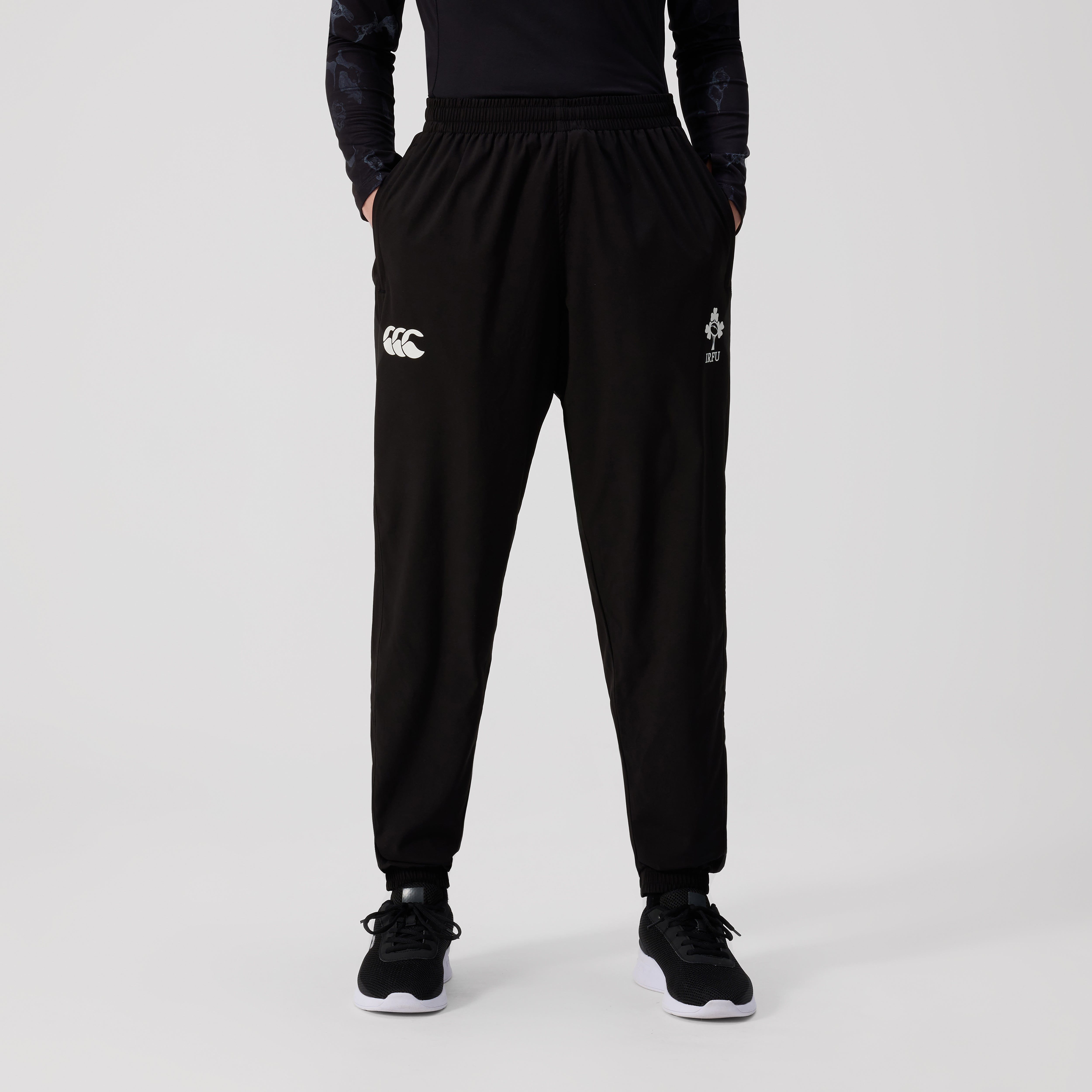canterbury-ireland-woven-training-pant-black-pantal-n-de-entrenamiento-de-irland image 1